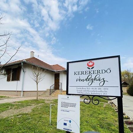 Hotel Kerekerdo Vendeghaz Kisszékely Esterno foto